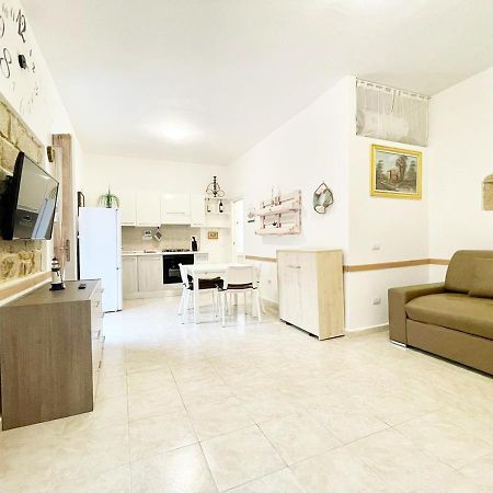 Pgs Immobiliare Srls Residenza Marino Bilocale In Centro Storico La Maddalena Appartement La Maddalena  Buitenkant foto