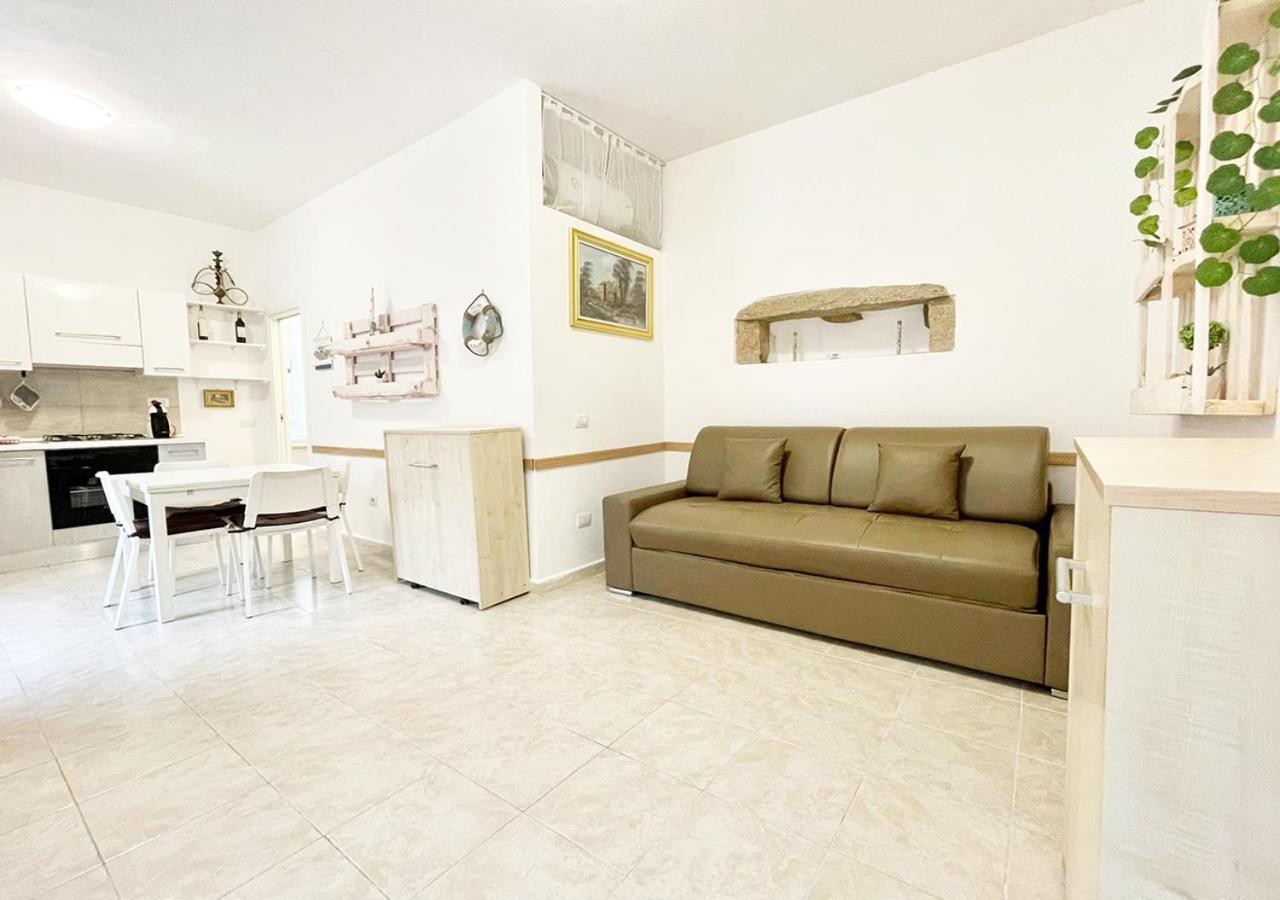 Pgs Immobiliare Srls Residenza Marino Bilocale In Centro Storico La Maddalena Appartement La Maddalena  Buitenkant foto