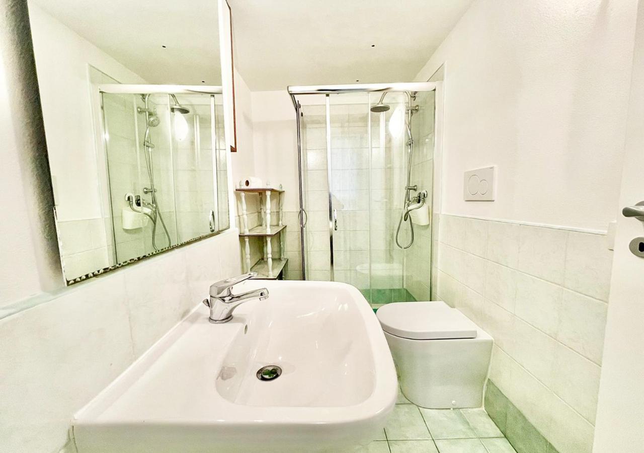 Pgs Immobiliare Srls Residenza Marino Bilocale In Centro Storico La Maddalena Appartement La Maddalena  Buitenkant foto